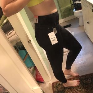 NWT Marika side pocket leggings full length